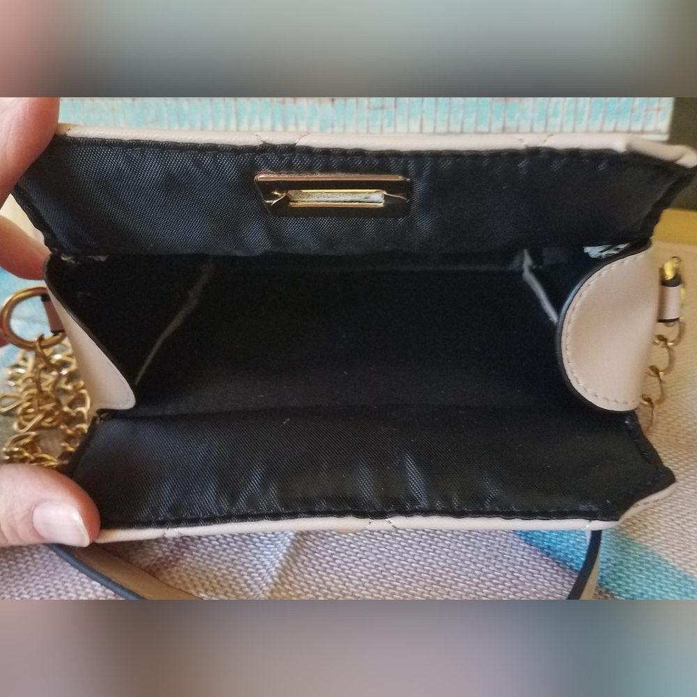 NWT Turn Lock ♡ Vegan Shoulder Bag - Picture 6 of 13